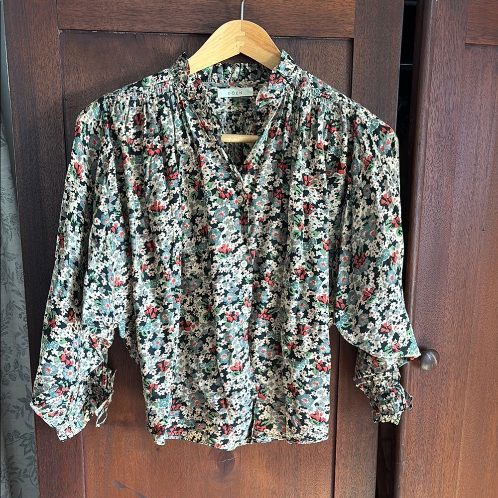 Doen Floral Blouse in Black and Red